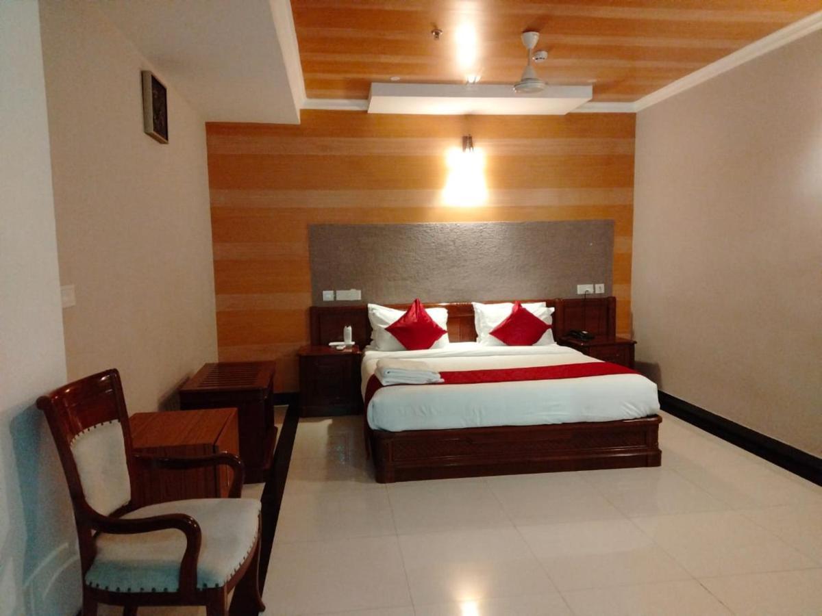Hotel Jyothis Regency Palakkad Eksteriør billede