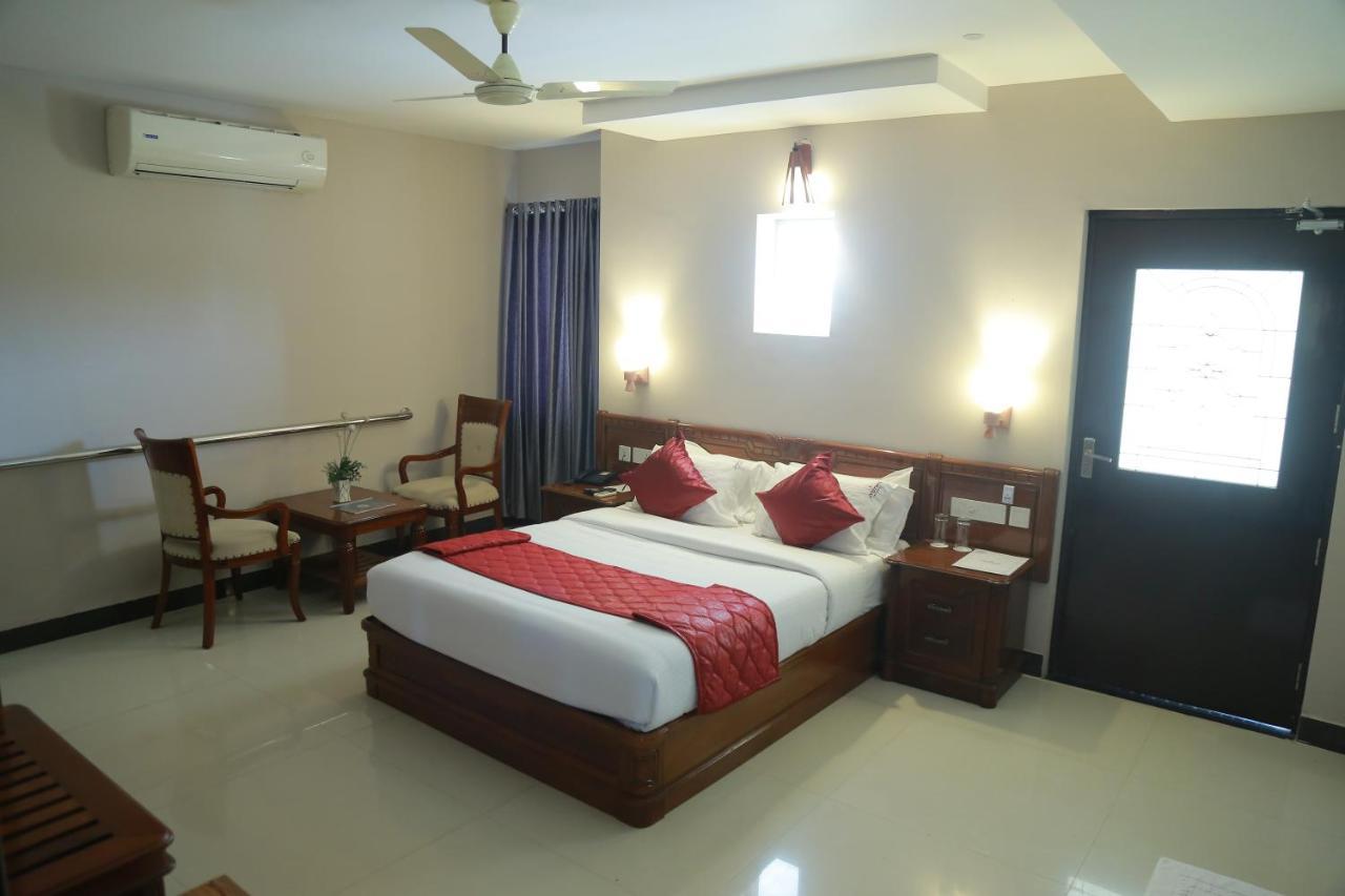 Hotel Jyothis Regency Palakkad Eksteriør billede